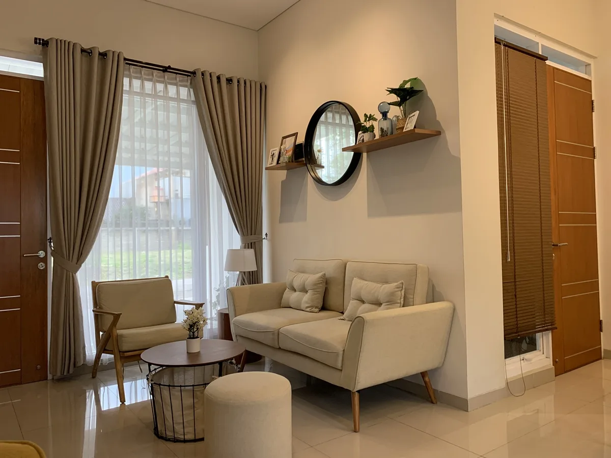 rumahcahaya-levata-ruang-tamu-grand-sharon-residence